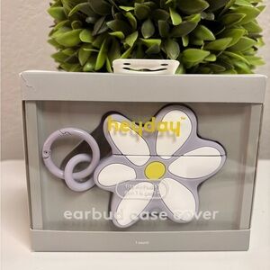 Heyday Floral Earbud Case in Lavender and White